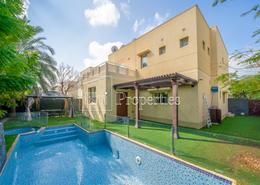 Villa - 5 bedrooms - 6 bathrooms for rent in Meadows 9 - Meadows - Dubai
