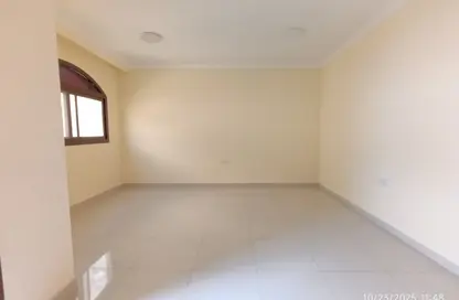 Apartment - 2 Bedrooms - 3 Bathrooms for rent in Al Qulaya'ah - Al Sharq - Sharjah