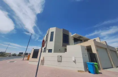 Villa - 4 Bedrooms - 5 Bathrooms for sale in Tilal City - Sharjah