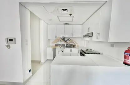 Apartment - 1 Bedroom - 2 Bathrooms for rent in Dilan Tower - Culture Village - Dubai