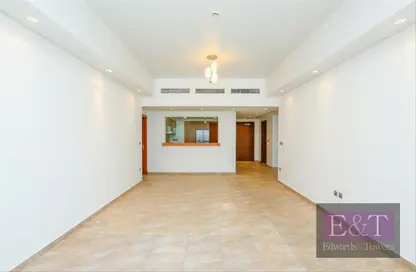 Empty Room image for: Apartment - 3 Bedrooms - 4 Bathrooms for sale in Marina Residences 4 - Marina Residences - Palm Jumeirah - Dubai, Image 1