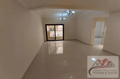 شقة - غرفة نوم - 2 حمامات للايجار في ذا سكواير 1 - تجارية مويلح - الشارقة