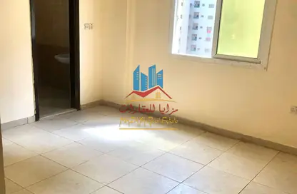 شقة - 1 حمام للايجار في بناء النباعة - النبعة - الشرق - الشارقة