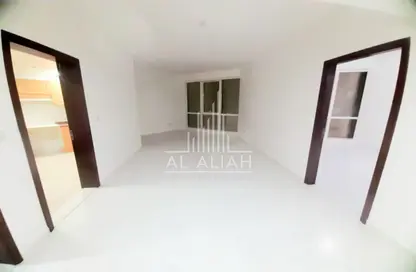 شقة - غرفة نوم - 2 حمامات للايجار في برج امي ستايت الجديد - شارع المطار - أبوظبي