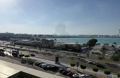 دوبلكس - 2 غرف نوم - 3 حمامات للايجار في شارع الكورنيش - أبوظبي