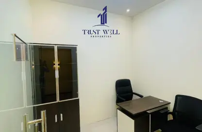 مكتب - استوديو - 8 حمامات للايجار في بناية دار السلام - الزهية - أبوظبي