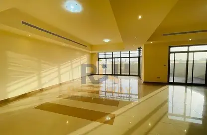 صورة لـ استقبال / بهو فيلا - 4 غرف نوم - 7 حمامات للايجار في مدينة خليفة أ - مدينة خليفة - أبوظبي ، صورة رقم 1