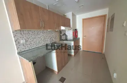 شقة - 1 حمام للايجار في May ريزيدنس 3 - ماي رزدنس - الضاحية 10 - قرية جميرا الدائرية - دبي