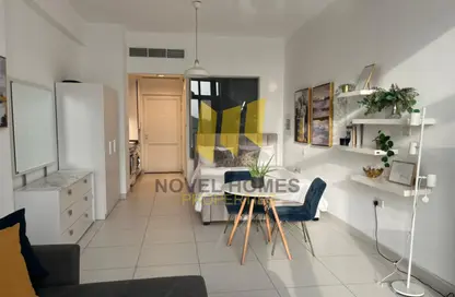 Apartment - Studio - 1 Bathroom for sale in Palm Views West - Palm Views - Palm Jumeirah - Dubai