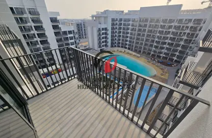 شقة - 1 حمام للايجار في واحة شاطئ عزيزي - ستوديو سيتي - دبي