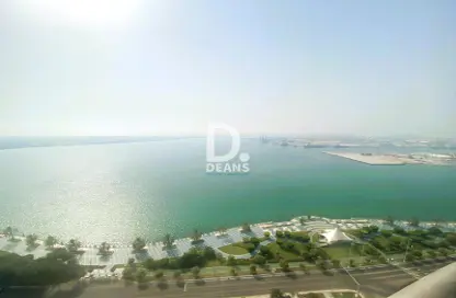 شقة - 2 غرف نوم - 3 حمامات للايجار في برج الريف - شارع الكورنيش - أبوظبي