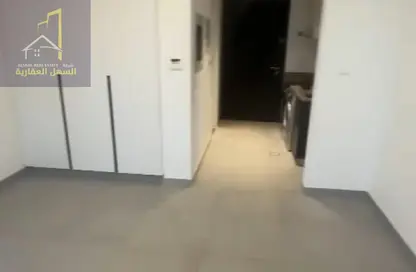 شقة - غرفة نوم - 1 حمام للبيع في ذا سولو - الجادة - الشارقة