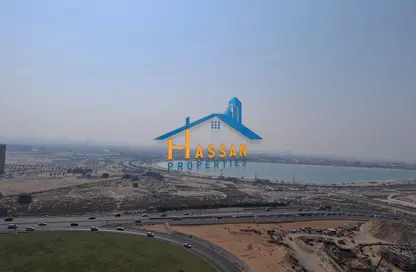 شقة - 2 غرف نوم - 4 حمامات للايجار في برج الممزر - شارع التعاون - التعاون - الشارقة