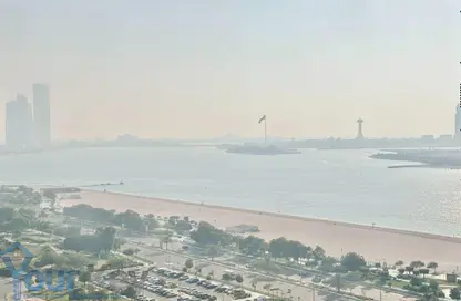 Apartment - 4 Bedrooms - 5 Bathrooms for rent in Corniche Tower - Corniche Road - Abu Dhabi