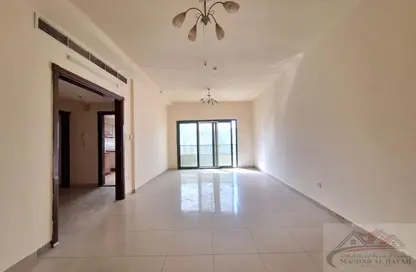 Apartment - 2 Bedrooms - 3 Bathrooms for rent in Taliatela Street - Al Nahda - Sharjah
