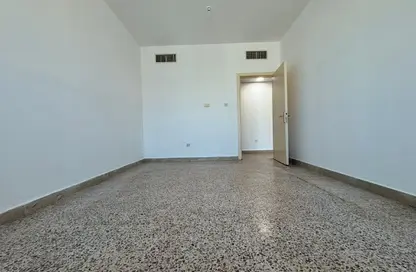 Apartment - 2 Bedrooms - 2 Bathrooms for rent in Sultan Bin Zayed the First Street - Muroor Area - Abu Dhabi
