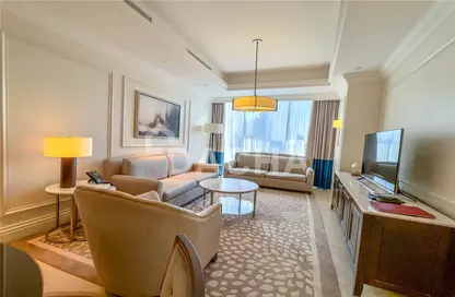 Living Room image for: Apartment - 1 Bedroom - 1 Bathroom for rent in Kempinski BLVD - Downtown Dubai - Dubai, Image 1