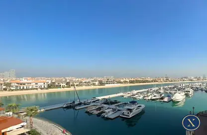 Apartment - Studio - 1 Bathroom for rent in Palm Views East - Palm Views - Palm Jumeirah - Dubai
