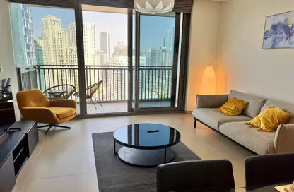 Living Room image for: Apartment - 1 Bedroom - 1 Bathroom for rent in 5242 - Dubai Marina - Dubai, Image 1