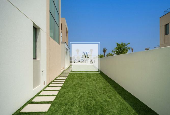 15705000 - Property Image 3