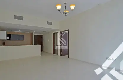 شقة - غرفة نوم - 2 حمامات للبيع في رويال ريزيدنس 2 - رويال ريزدنس - مدينة دبي الرياضية - دبي