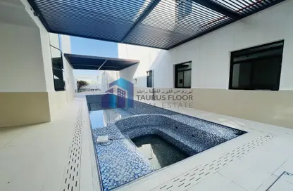 Villa - 5 Bedrooms - 5 Bathrooms for rent in Jumeirah 1 Villas - Jumeirah 1 - Jumeirah - Dubai