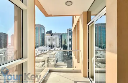 شقة - 2 غرف نوم - 3 حمامات للايجار في يونايتد سكوير - الخالدية - أبوظبي