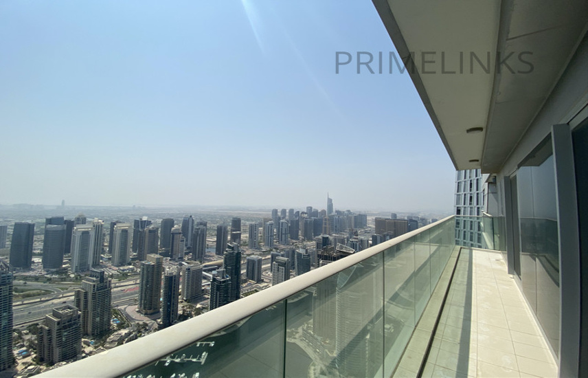Apartment for Rent in Damac Heights Stunning 3 Bedrooms Full Marina