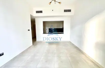 شقة - 2 غرف نوم - 2 حمامات للايجار في بن غاطي روز - منطقة 15 - قرية جميرا الدائرية - دبي