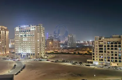 شقة - غرفة نوم - 2 حمامات للايجار في مبنى الجداف - الجداف - دبي