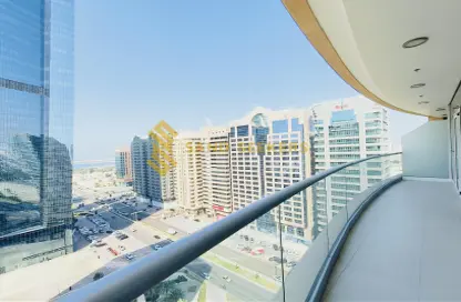 شقة - 3 غرف نوم - 4 حمامات للايجار في يونايتد سكوير - الخالدية - أبوظبي