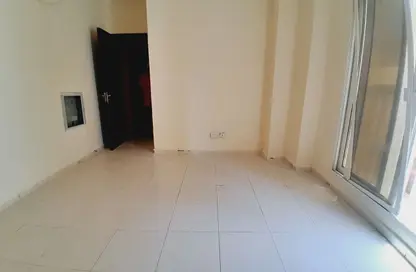 مجمع سكني - غرفة نوم - 2 حمامات للايجار في بناية البطينة 9 - البطينة - الشارقة