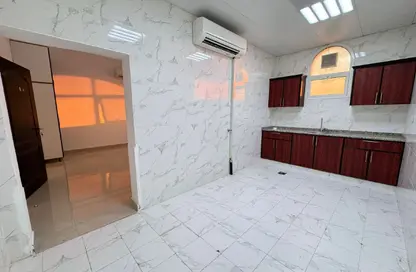 Apartment - Studio - 1 Bathroom for rent in Shakhbout City - Abu Dhabi