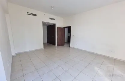 شقة - غرفة نوم - 1 حمام للبيع في L برج - الأبراج الإدارية - الخليج التجاري - دبي