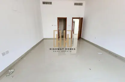 Villa - 5 Bedrooms - 7 Bathrooms for rent in Al Sabkha - Al Riqqa - Sharjah