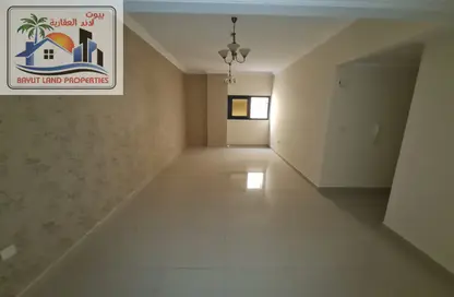 شقة - 2 غرف نوم - 2 حمامات للايجار في مجمع مويلح - تجارية مويلح - الشارقة