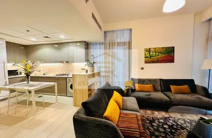 Living / Dining Room image for: Apartment - 1 Bedroom - 2 Bathrooms for rent in AZIZI Riviera - Meydan One - Meydan - Dubai, Image 1