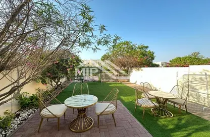 Terrace image for: Villa - 2 Bedrooms - 3 Bathrooms for rent in Springs 9 - The Springs - Dubai, Image 1