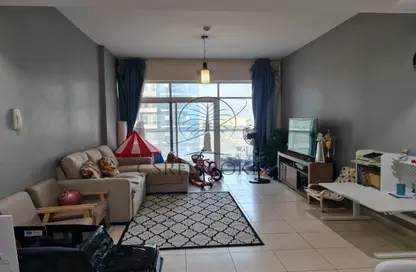 Apartment - 2 Bedrooms - 2 Bathrooms for sale in Royal Residence 2 - Royal Residence - Dubai Sports City - Dubai