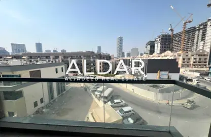 شقة - 2 غرف نوم - 3 حمامات للايجار في مبني اوكسفورد - قرية الجميرا سركل - دبي