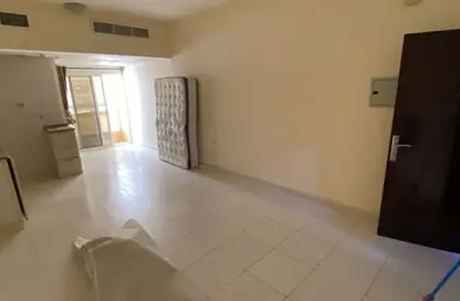 Apartment - Studio - 1 Bathroom for rent in Al Mowaihat 2 - Al Mowaihat - Ajman