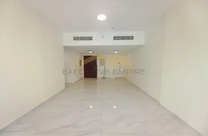 Empty Room image for: Apartment - 1 Bedroom - 2 Bathrooms for rent in Khalidiya Twin Towers - Al Khalidiya - Abu Dhabi, Image 1