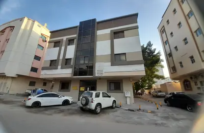 عمارة بالكامل - غرفة نوم - 1 حمام للبيع في أورينت تاور - البستان - عجمان