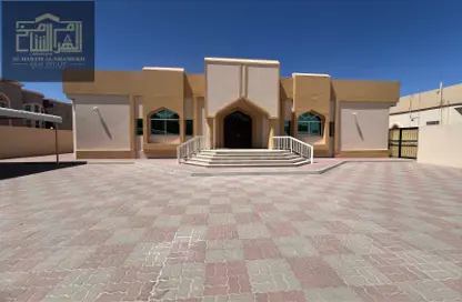 فيلا - 5 غرف نوم - 7 حمامات للايجار في الخالدية - العين
