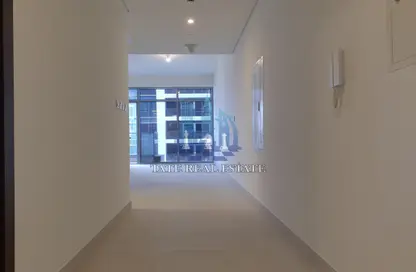 Hall / Corridor image for: Apartment - 1 Bedroom - 2 Bathrooms for rent in Najmat Abu Dhabi - Al Reem Island - Abu Dhabi, Image 1