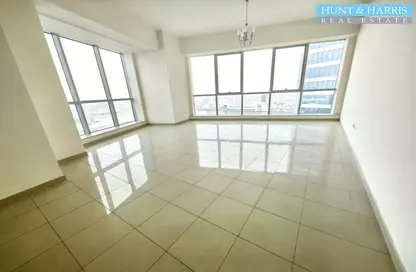 Apartment - 3 Bedrooms - 4 Bathrooms for rent in Julphar Residential Tower - Julphar Towers - Al Nakheel - Ras Al Khaimah