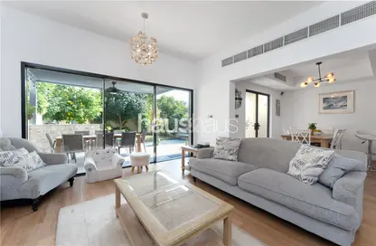 فيلا - 4 غرف نوم - 3 حمامات للايجار في الينابيع 11 - الينابيع - دبي