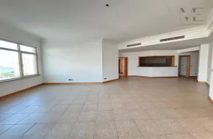 Apartment - 3 Bedrooms - 3 Bathrooms for rent in Al Msalli - Shoreline Apartments - Palm Jumeirah - Dubai