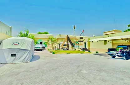 فيلا - 4 غرف نوم - 5 حمامات للايجار في الرمقية - ضاحية الجواز (واسط سابقا) - الشارقة
