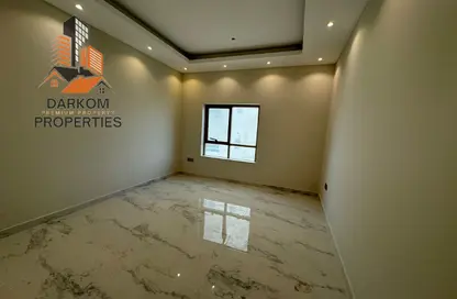 شقة - 2 غرف نوم - 3 حمامات للايجار في مساكن كورنيش عجمان - طريق كورنيش عجمان - عجمان